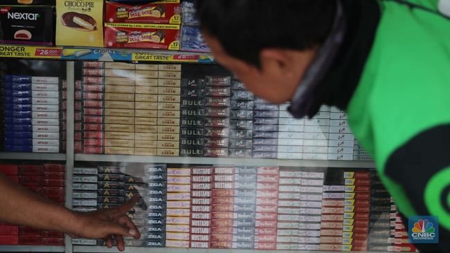 Sri Mulyani Beberkan Fakta Baru Warga RI Makin Doyan Rokok Murah