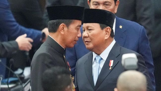 Ahli Sentil 'Gunung Utang' Jokowi: 2025 Prabowo Harus Bayar Rp1,353 T