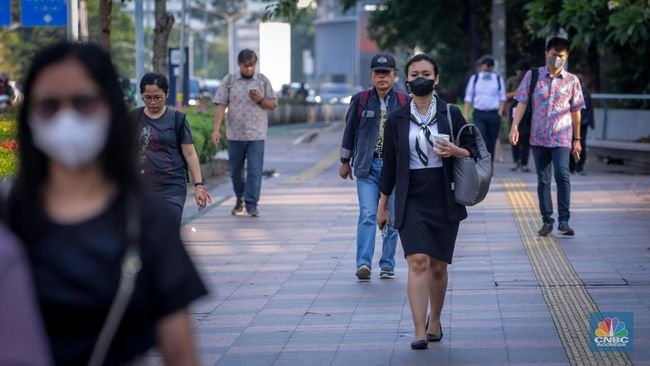 Ekonom Blak-Blakan Soal Fakta di Balik Kelas Menengah 'Turun Kasta'