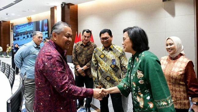 Gubernur BI & Sri Mulyani Adu Argumen Soal Rupiah-SBN di RAPBN 2025