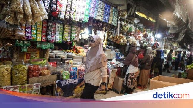 9,48 Juta Jiwa Kelas Menengah Turun Kasta, Ekonomi RI Rawan Terguncang