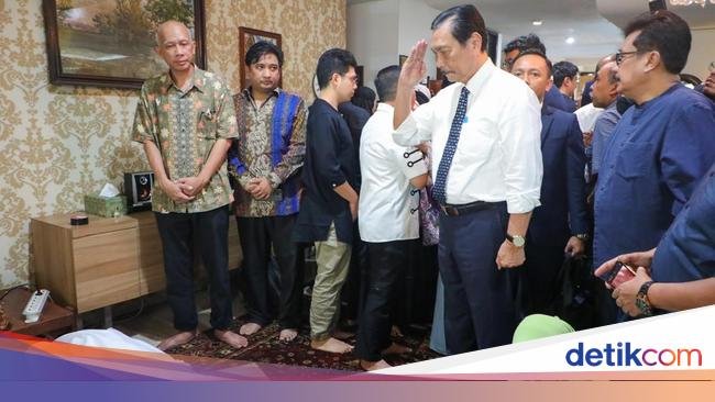 Hormat Terakhir Luhut untuk Faisal Basri