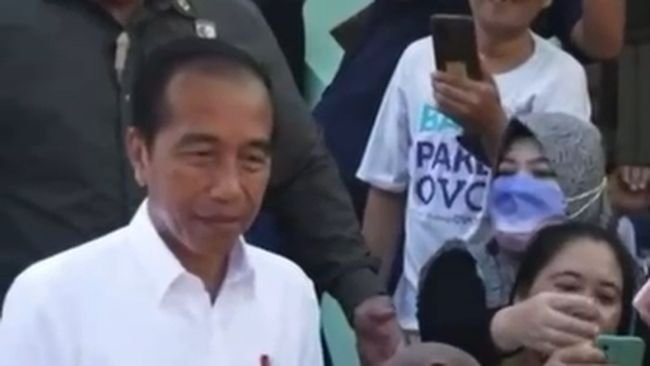 Tinggal Sebulan Lagi Menjabat, Jokowi Kena 2 Tamparan Keras Sekaligus