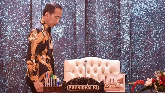 FOTO: Jokowi Pamit dan Minta Maaf Kala Sidang Kabinet Terakhir di IKN