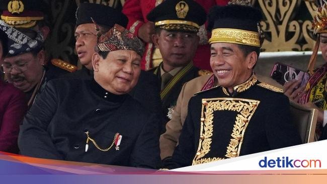 Momen Haru Jokowi-Prabowo Diwarnai Tepuk Tangan Saat Sidang Kabinet