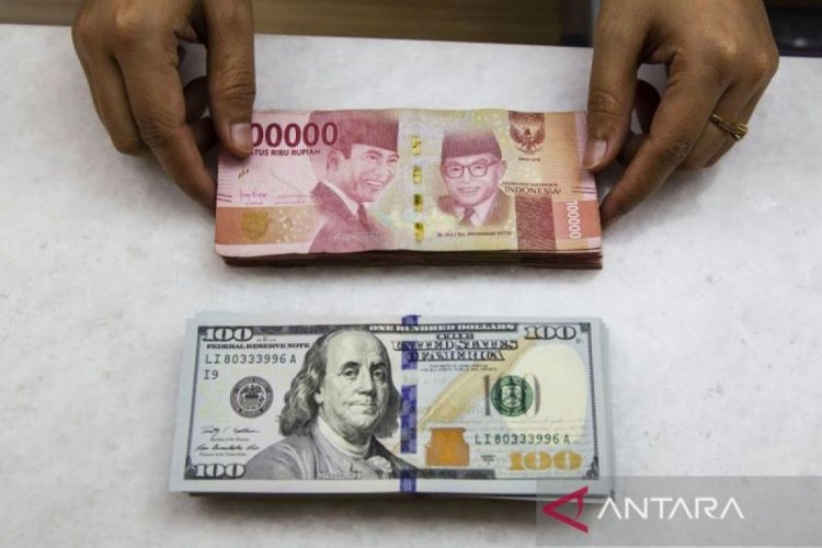 Rupiah menguat di tengah respons positif pasar pada penurunan utang RI