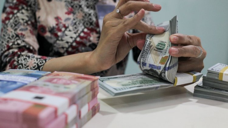 Tergilas Dolar AS, Rupiah Kembali Tersungkur