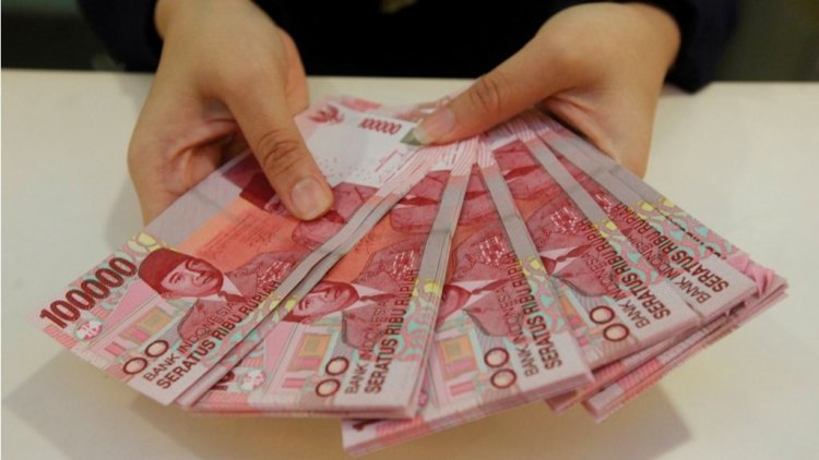 Rupiah Anjlok Menjadi Rp15.268/USD