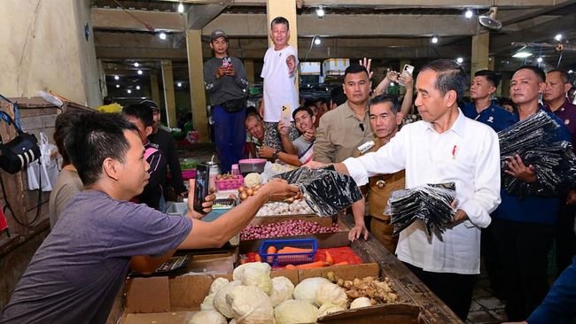 Jokowi Blak-balakan soal Deflasi 5 Bulan Beruntun Hantam RI