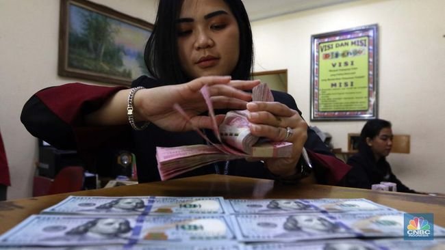 Cadev RI Masih Solid, Dolar Turun Tipis Jadi Rp15.660