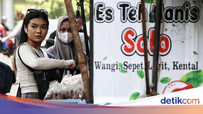 Miris! Kelas Menangah Turun Kasta, Pengeluaran Habis untuk Makan