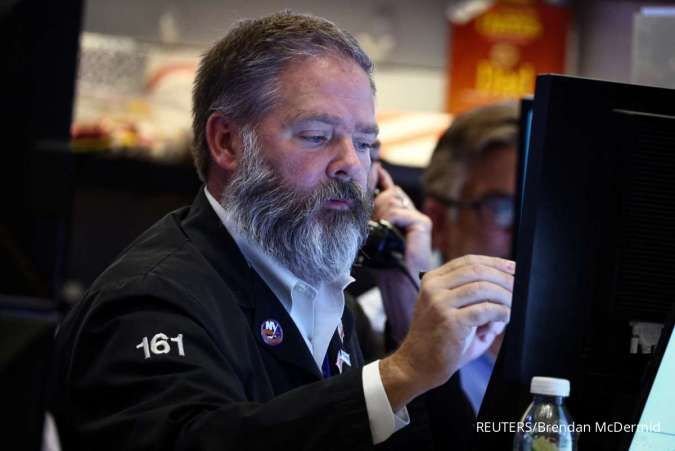 Wall Street Tergelincir: Dow, S&P 500 dan Nasdaq Kompak Ditutup Melemah