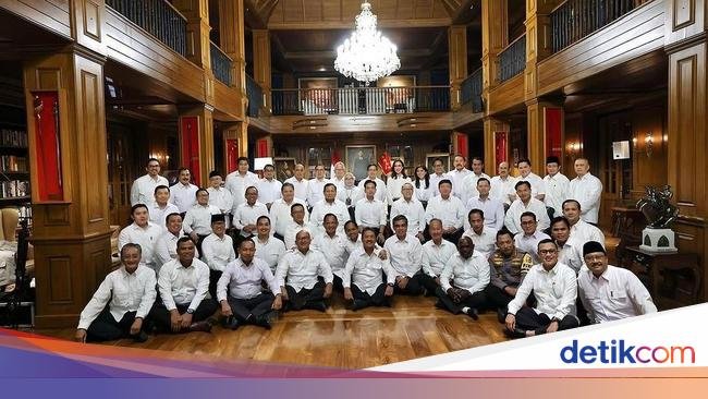 Ini Foto Prabowo-Gibran Bareng Calon Menteri di Hambalang