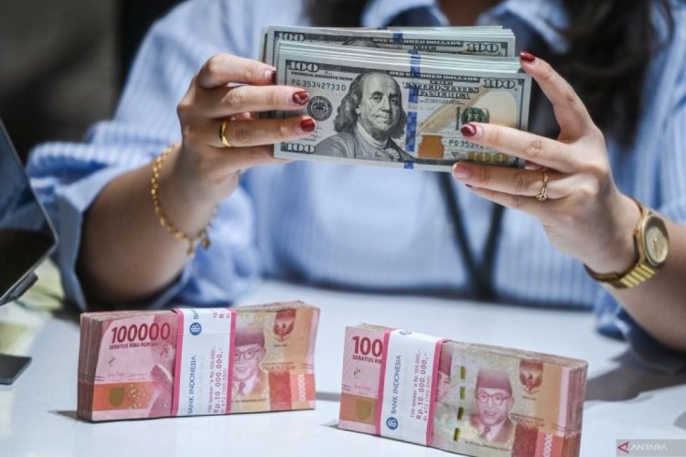 Rupiah Jumat merosot 6 poin menjadi Rp15.513 per dolar AS