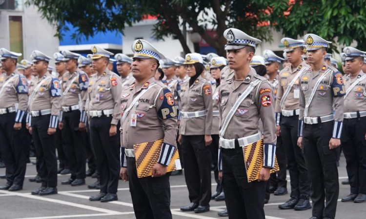 Sukses Sukses Amankan Capres & Cawapres 2024, Kakorlantas Polri Beri Penghargaan Ke Personel