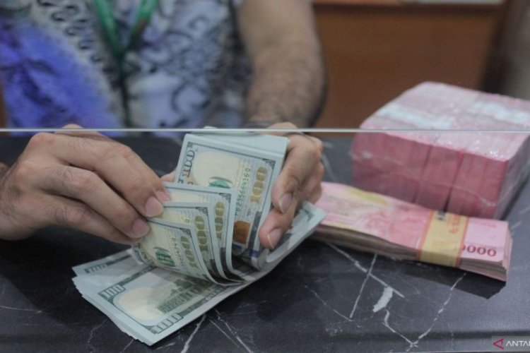 Rupiah Jumat turun 31 poin menjadi Rp15.615 per dolar AS