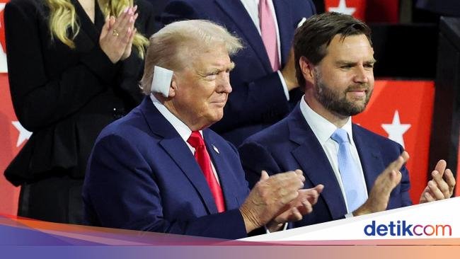 China Diduga Retas Telepon Capres Donald Trump dan Cawapres Vance