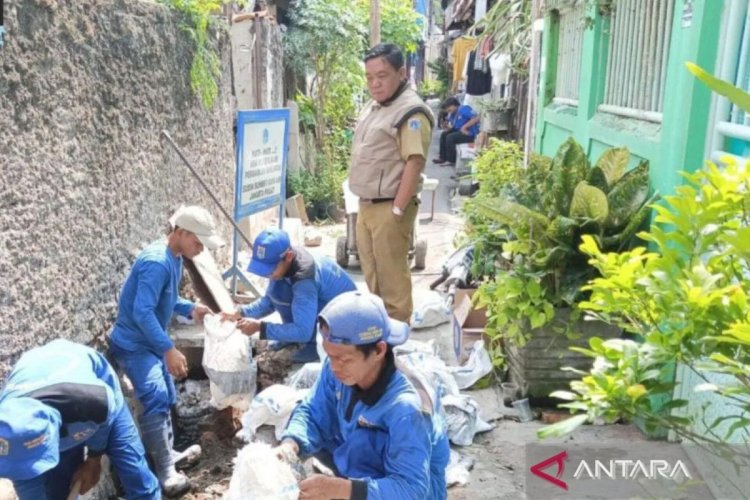 DKI sepekan, besaran UMP 2025 hingga antisipasi musim hujan