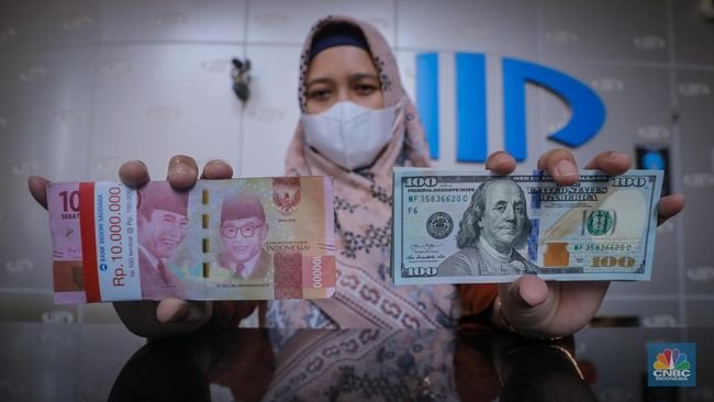 Pasar Nantikan PDB Q3 AS, Dolar Dibuka Turun Tipis ke Rp15.865