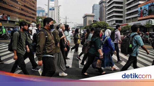 Media Asing Sebut UMP RI Naik 6,3% di 2025