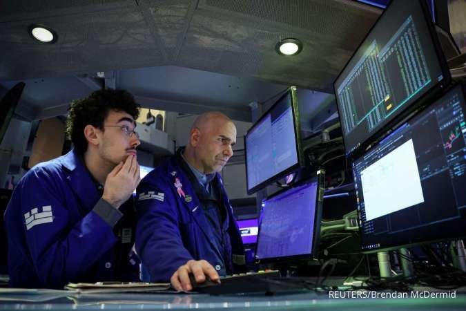 Wall Street Melemah pada Kamis (12/12), Investor Menimbang Data Jelang Rapat The Fed