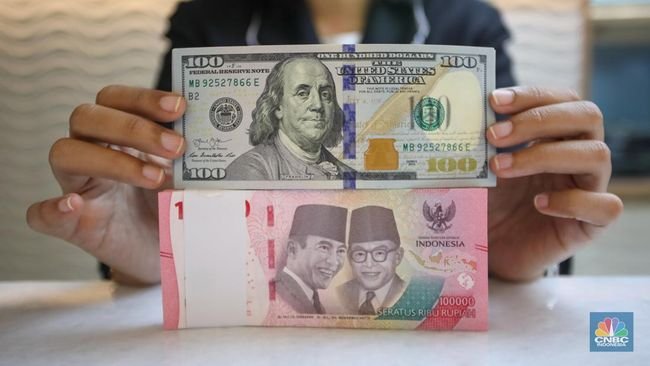 Begini Asal Mula Masalah Dolar Rp15.000 Terbang ke Rp16.300