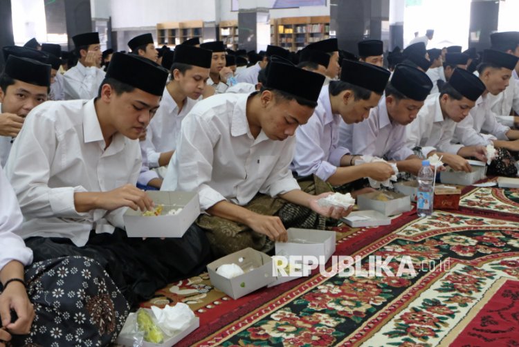 Kata Kemenag Soal MBG di Pesantren, Begini Penjelasannya