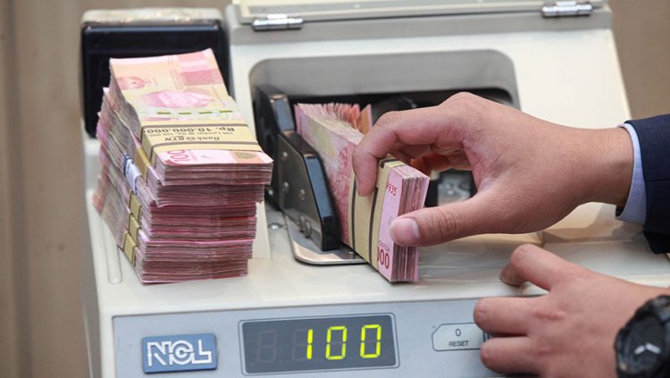 Gejolak Pasar Menghebat, Rupiah Offshore Tembus Rp17.171/US$