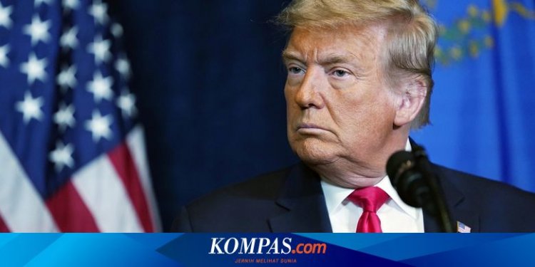 Trump Isyaratkan Bakal Maju Capres 2028 lewat Merchandise yang Ia Jual
